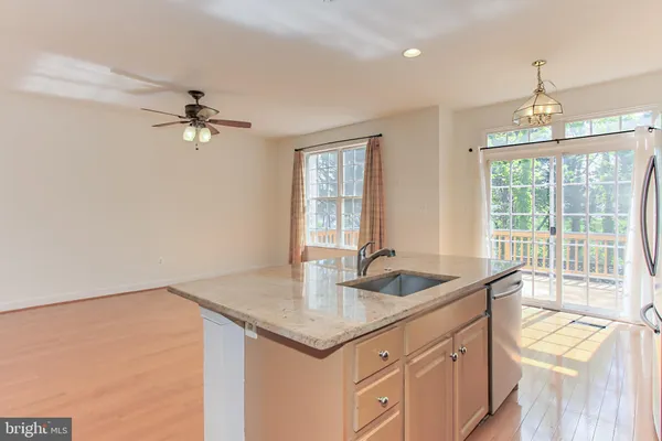 $3,800 | 146 Herndon Mill Circle, Herndon, VA 20170