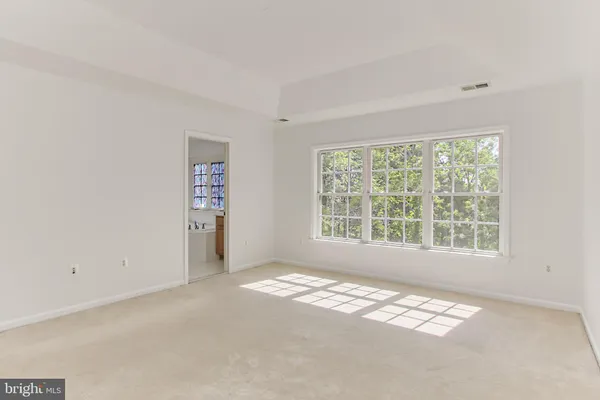 $3,800 | 146 Herndon Mill Circle, Herndon, VA 20170