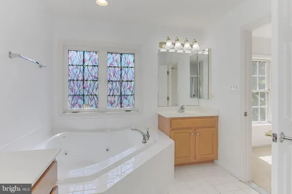 $3,800 | 146 Herndon Mill Circle, Herndon, VA 20170