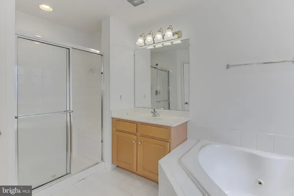 $3,800 | 146 Herndon Mill Circle, Herndon, VA 20170