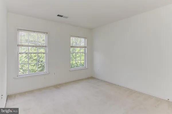 $3,800 | 146 Herndon Mill Circle, Herndon, VA 20170