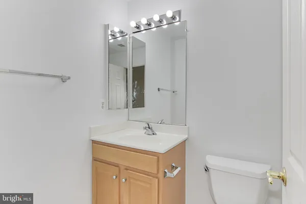 $3,800 | 146 Herndon Mill Circle, Herndon, VA 20170