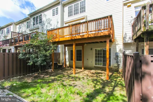 $3,800 | 146 Herndon Mill Circle, Herndon, VA 20170