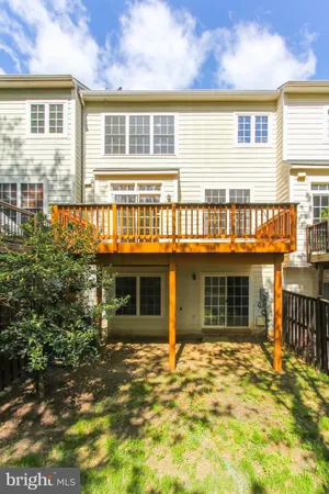 $3,800 | 146 Herndon Mill Circle, Herndon, VA 20170