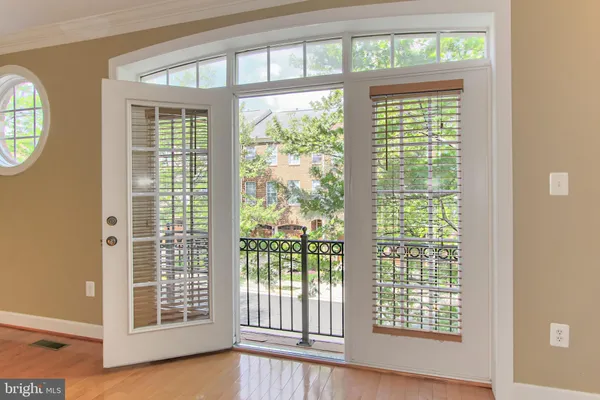 $3,800 | 146 Herndon Mill Circle, Herndon, VA 20170