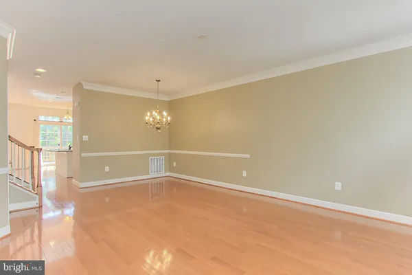 $3,800 | 146 Herndon Mill Circle, Herndon, VA 20170