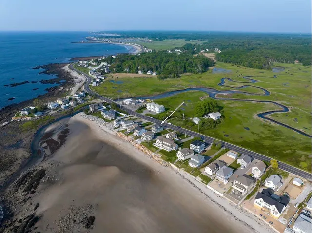 $2,500 | 1300 Ocean Boulevard, Unit 3, Rye, NH 03870