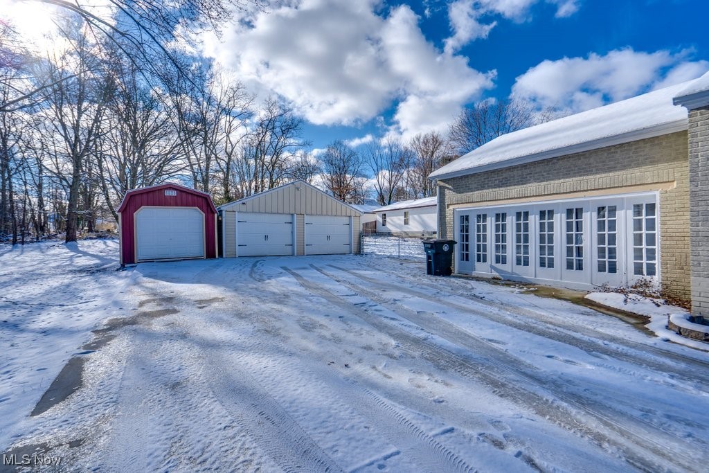 1686 Faye Road Akron, OH 44306 - Photo 2 of 29