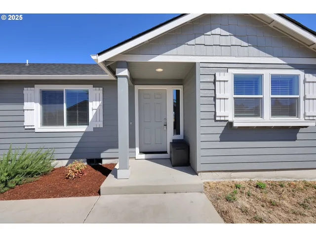 $399,999 | 463 35th Street, Springfield, OR 97478