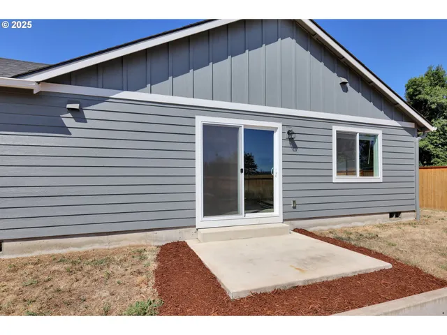 $399,999 | 463 35th Street, Springfield, OR 97478