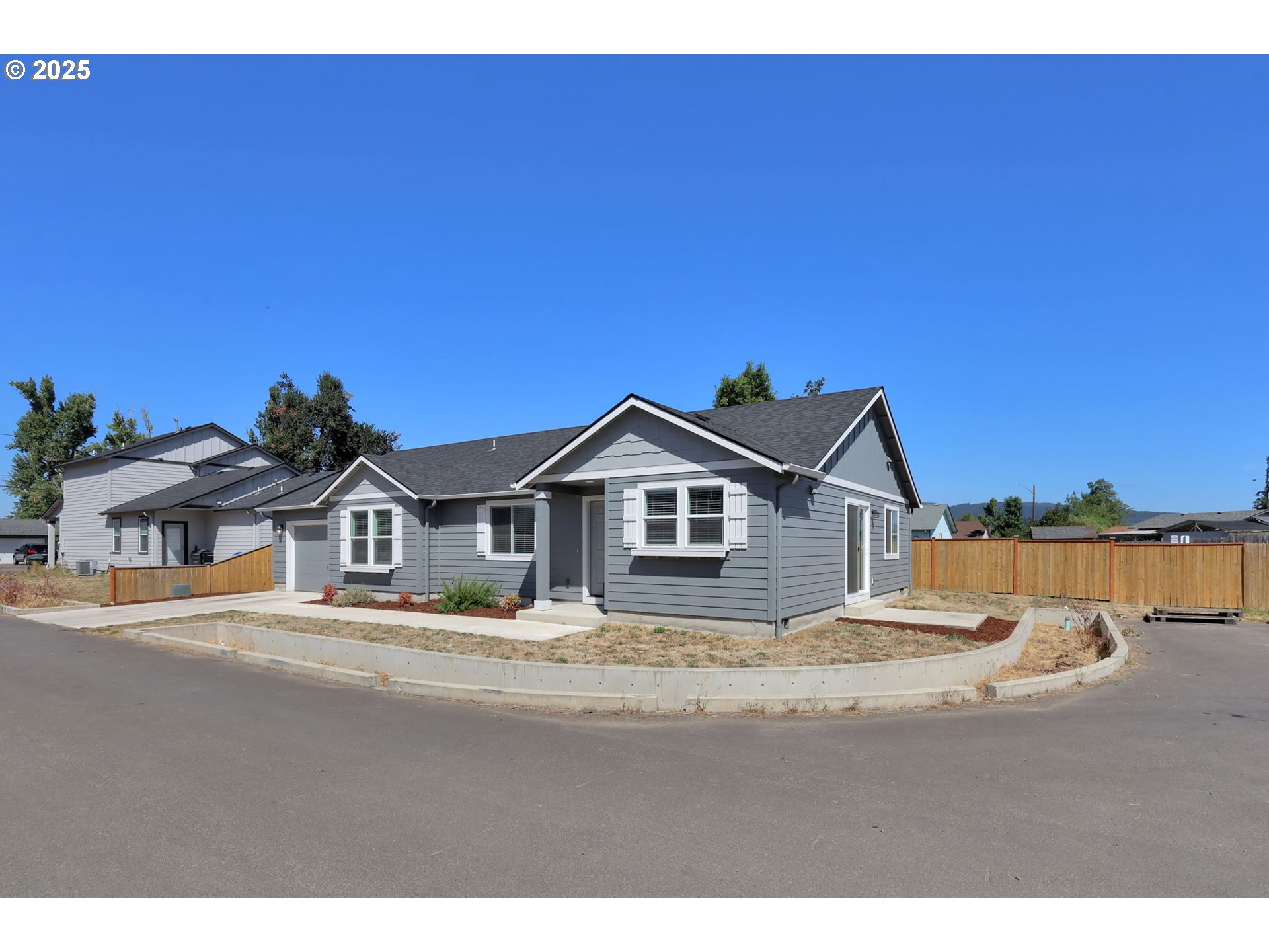 463 35th Street Springfield, OR 97478 - Photo 40 of 41 a front view of a house with a ocean view