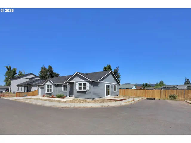 $399,999 | 463 35th Street, Springfield, OR 97478