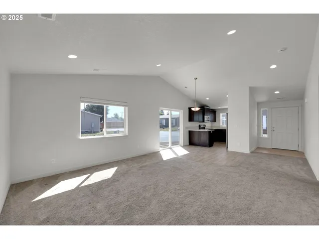 $399,999 | 463 35th Street, Springfield, OR 97478