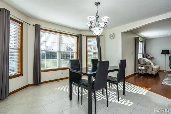 $655,000 | 31899 Red Oak Drive, Brighton, IL 62012