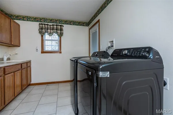 $655,000 | 31899 Red Oak Drive, Brighton, IL 62012