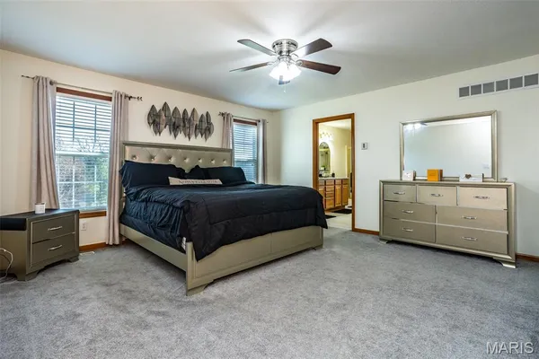 $655,000 | 31899 Red Oak Drive, Brighton, IL 62012