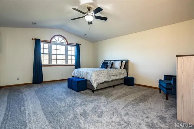 $665,000 | 31899 Red Oak Drive, Brighton, IL 62012