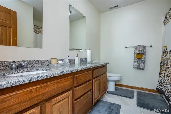 $655,000 | 31899 Red Oak Drive, Brighton, IL 62012