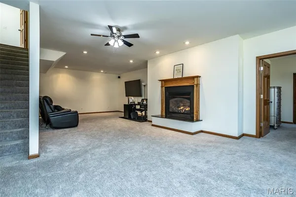 $655,000 | 31899 Red Oak Drive, Brighton, IL 62012