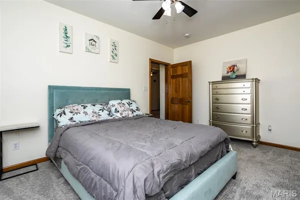 $655,000 | 31899 Red Oak Drive, Brighton, IL 62012