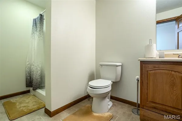 $655,000 | 31899 Red Oak Drive, Brighton, IL 62012