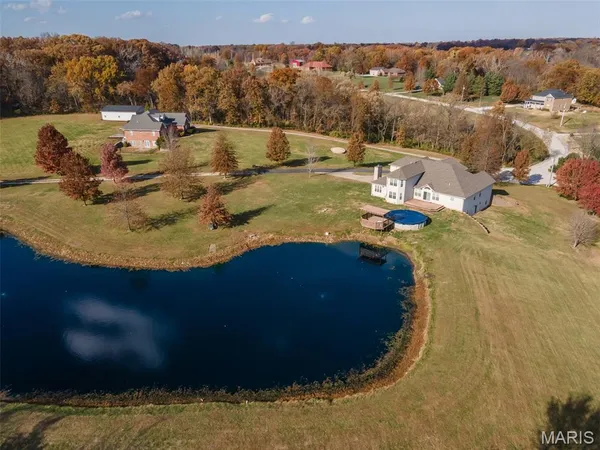 $655,000 | 31899 Red Oak Drive, Brighton, IL 62012