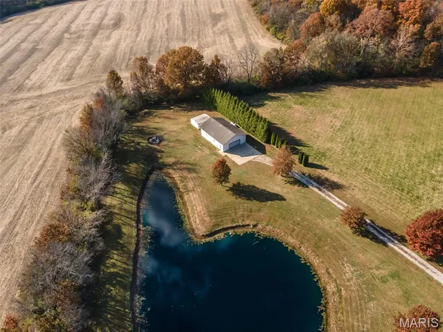 $665,000 | 31899 Red Oak Drive, Brighton, IL 62012