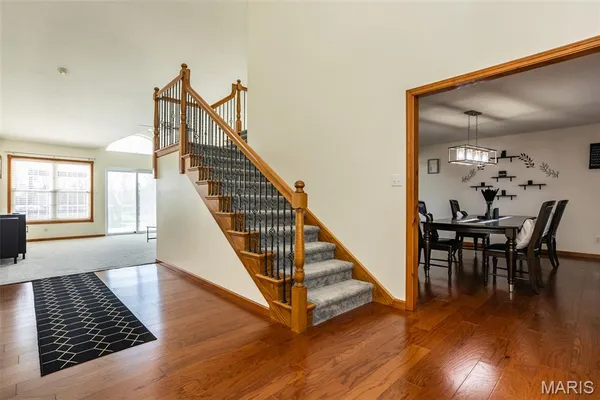 $655,000 | 31899 Red Oak Drive, Brighton, IL 62012