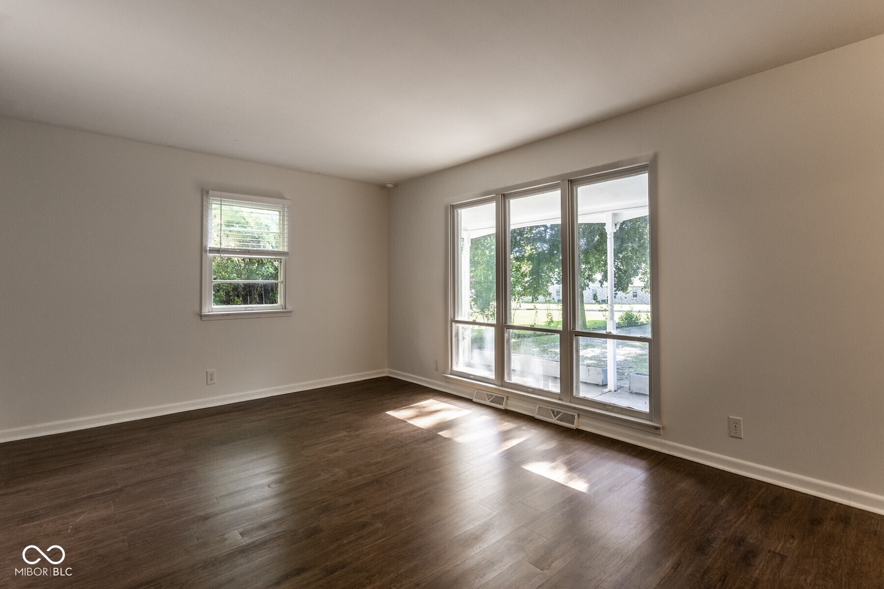 9514 Haverstick Road Indianapolis, IN 46240 - Photo 6 of 28