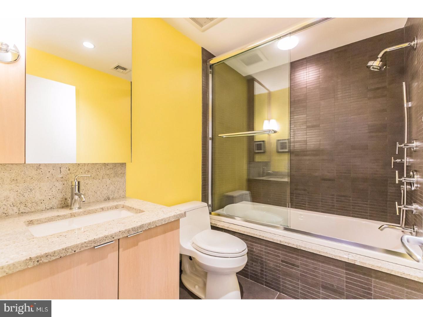 703 South 15th Street Philadelphia, PA 19146 - Photo 20 of 25 Bathroom