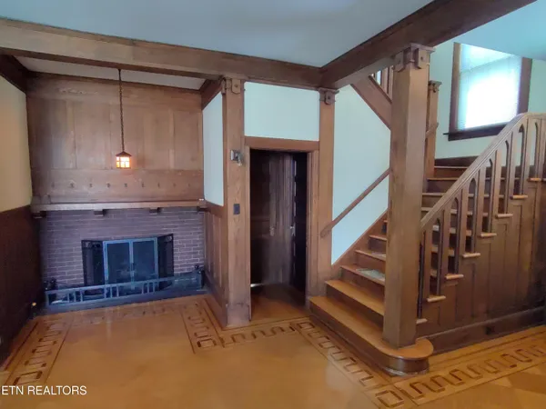 $550,000 | 116 East Unaka Avenue, Johnson City, TN 37601