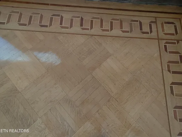 $550,000 | 116 East Unaka Avenue, Johnson City, TN 37601