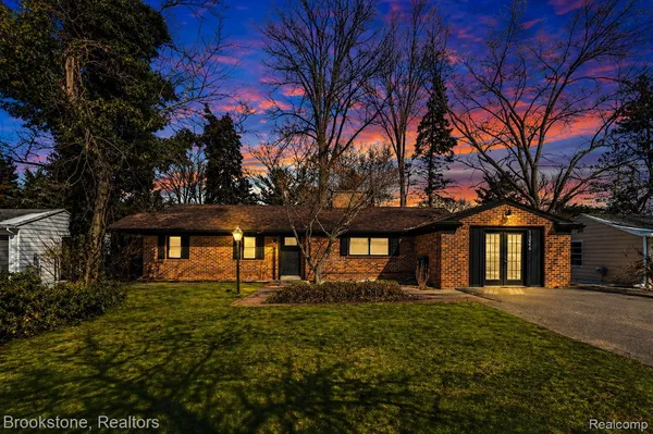 $359,900 | 16046 West 13 Mile Road, Franklin, MI 48025