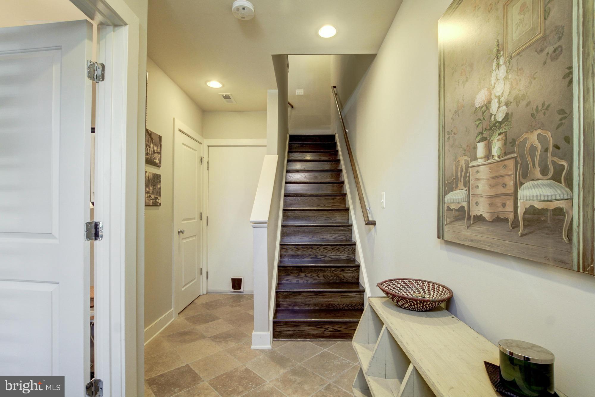 919 4th Street Southeast Washington, DC 20003 - Photo 3 of 30 Interior (General)