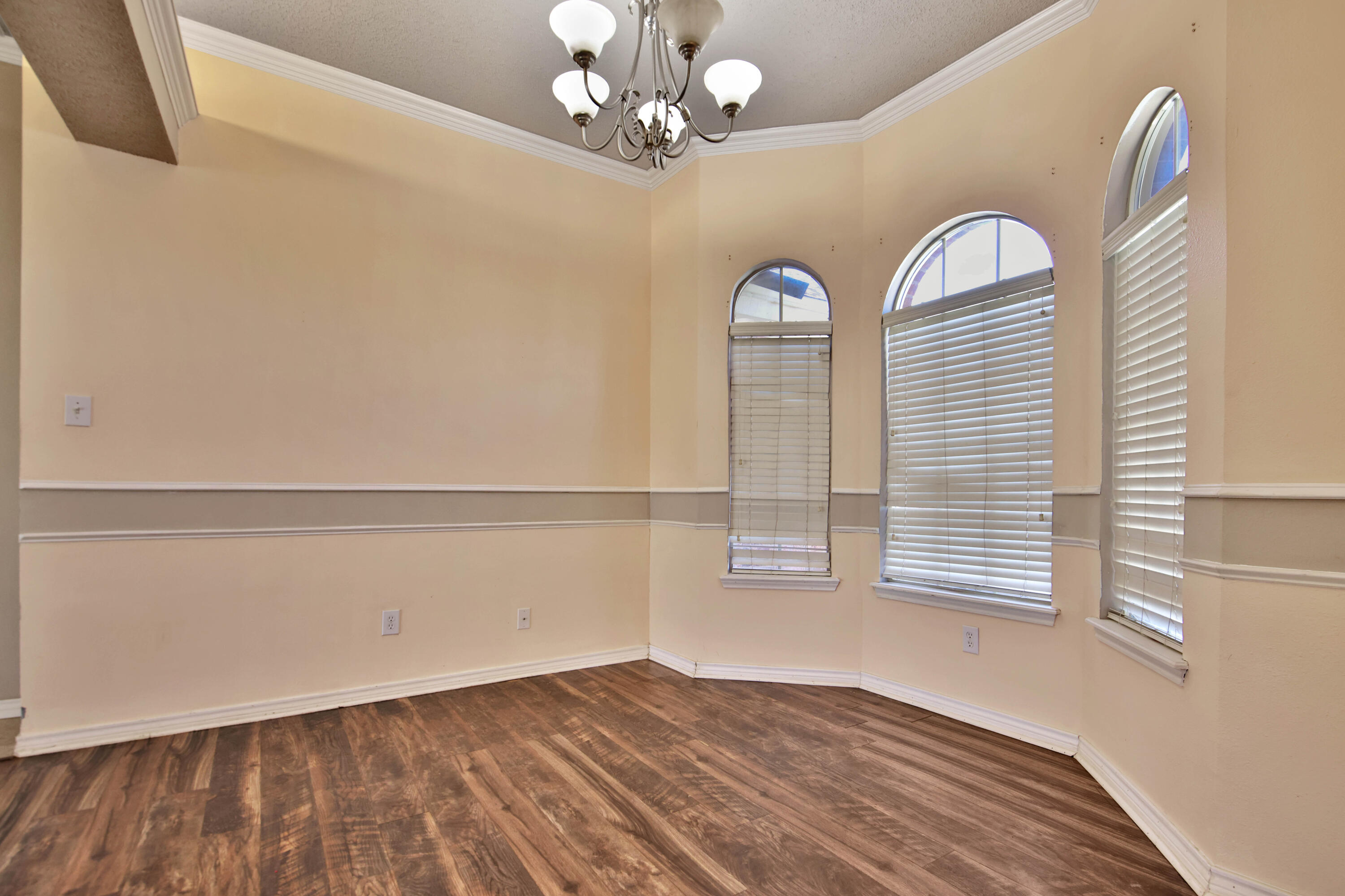 6501 87th Street Lubbock, TX 79424 - Photo 5 of 28 IMG_3016