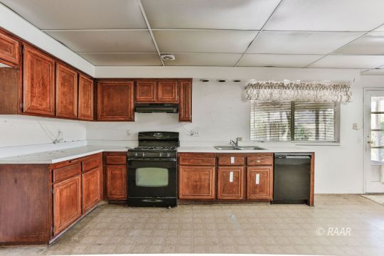 239 West Boston Avenue Ridgecrest, CA 93555 - Photo 3 of 26