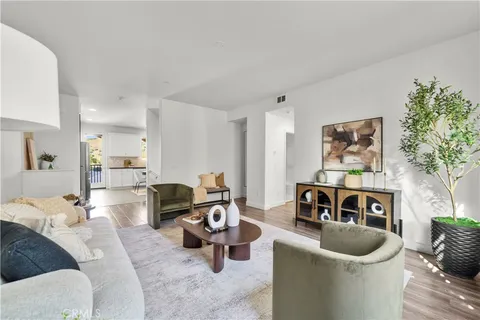 $775,000 | 22157 Barrington Way, Saugus, CA 91350