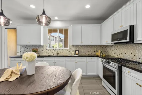 $775,000 | 22157 Barrington Way, Saugus, CA 91350