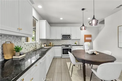 $775,000 | 22157 Barrington Way, Saugus, CA 91350