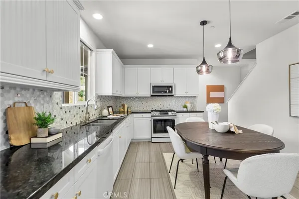 $775,000 | 22157 Barrington Way, Saugus, CA 91350