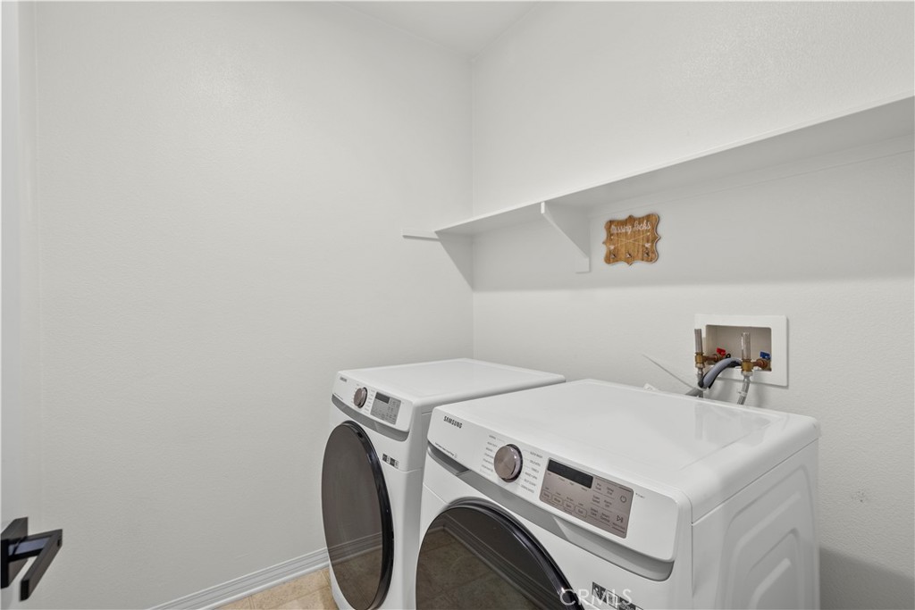 22157 Barrington Way Saugus, CA 91350 - Photo 30 of 46