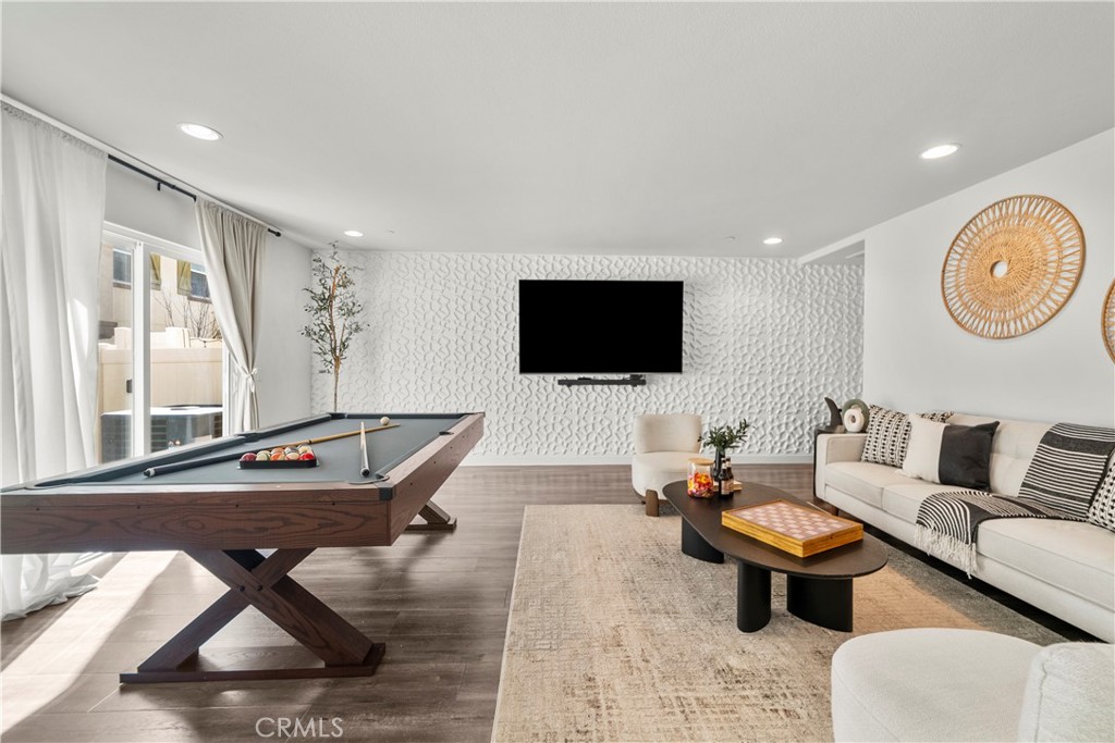 22157 Barrington Way Saugus, CA 91350 - Photo 4 of 46