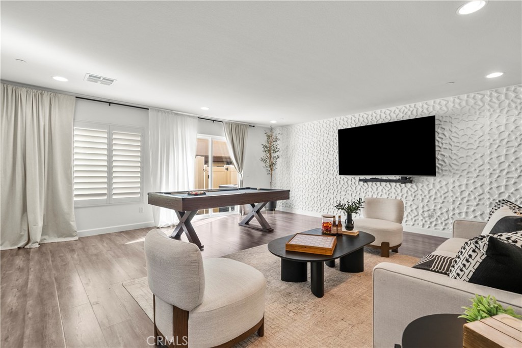 22157 Barrington Way Saugus, CA 91350 - Photo 6 of 46