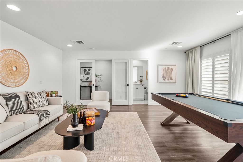 22157 Barrington Way Saugus, CA 91350 - Photo 7 of 46