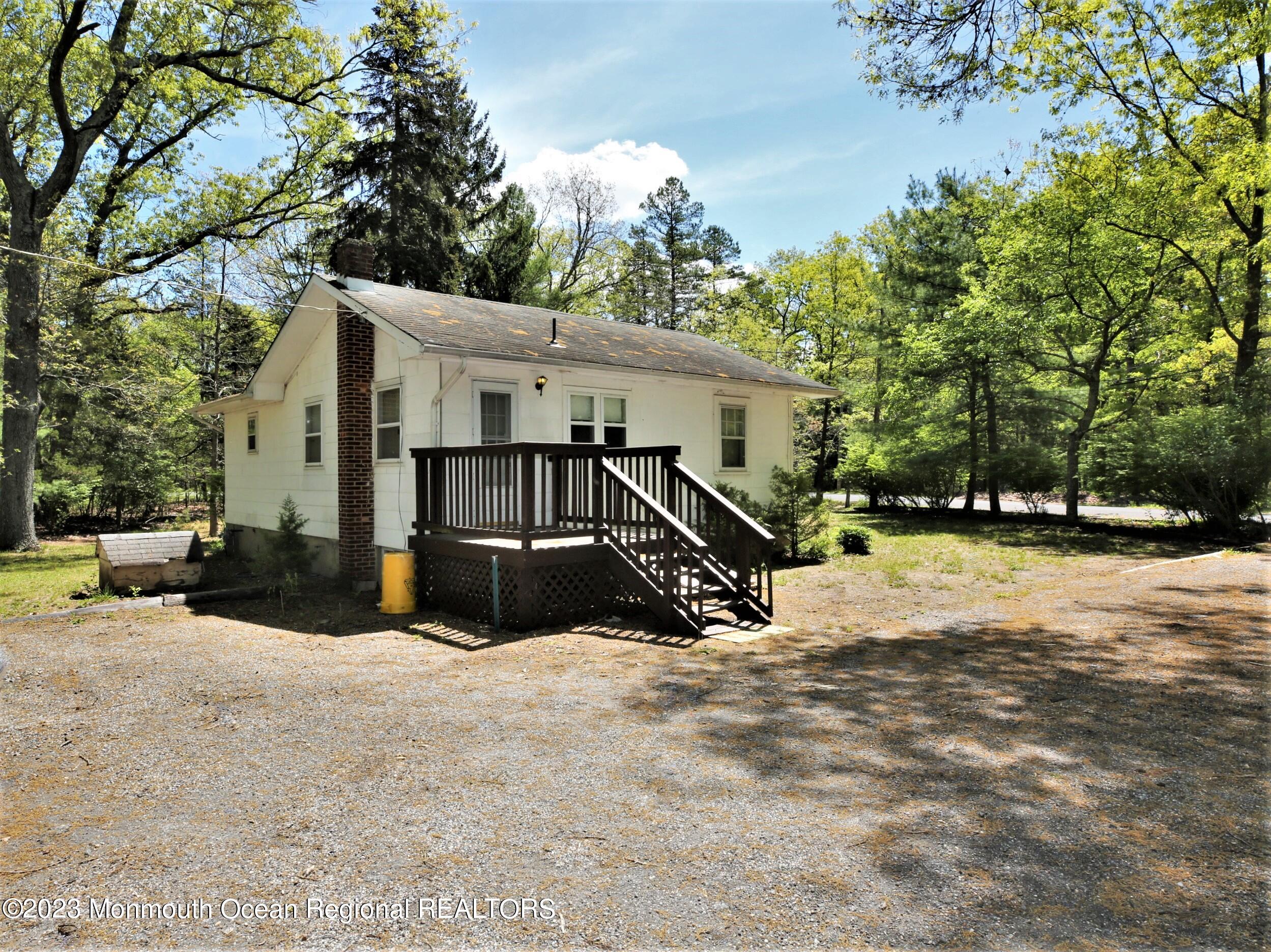 556 Paul Road Jackson, NJ 08527 - Photo 3 of 24 3