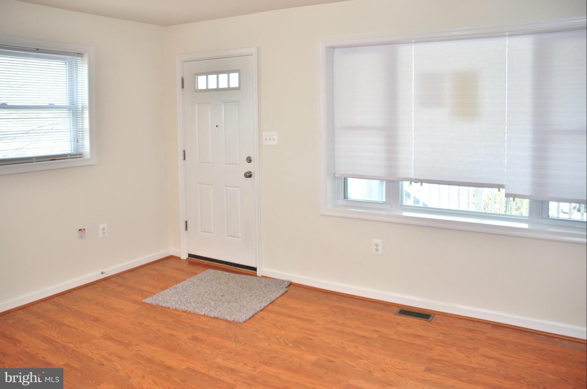 12030 Berry Street Silver Spring, MD 20902 - Photo 8 of 25 Living Room
