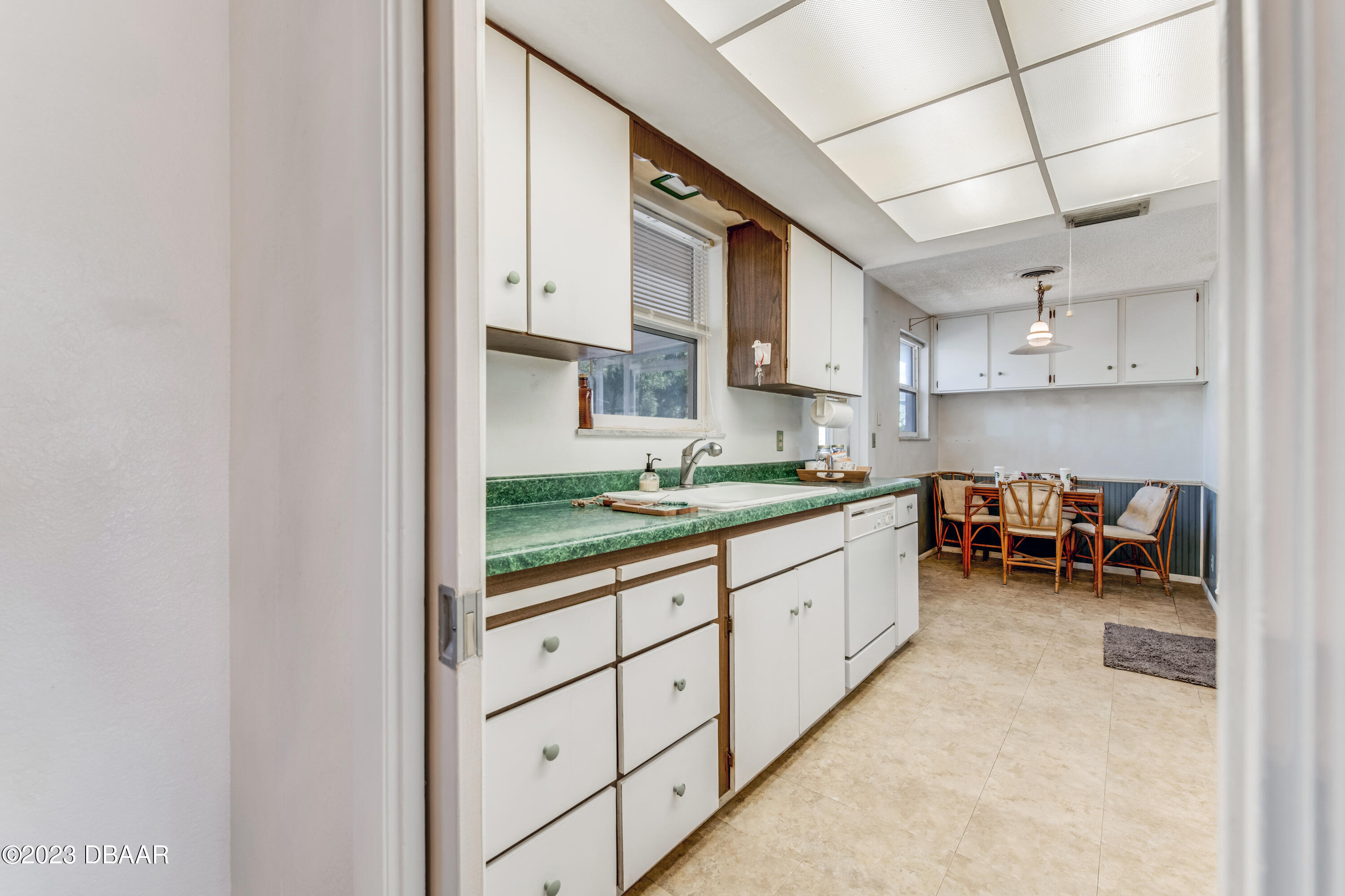 4 Emerald Isle Circle Ormond Beach, FL 32176 - Photo 13 of 21 kitchen