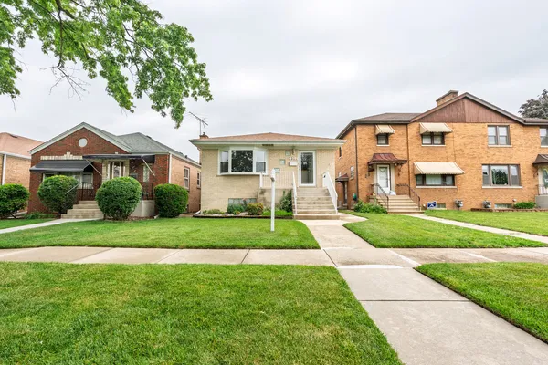 $495,000 | 2359 Burr Oak Avenue, North Riverside, IL 60546