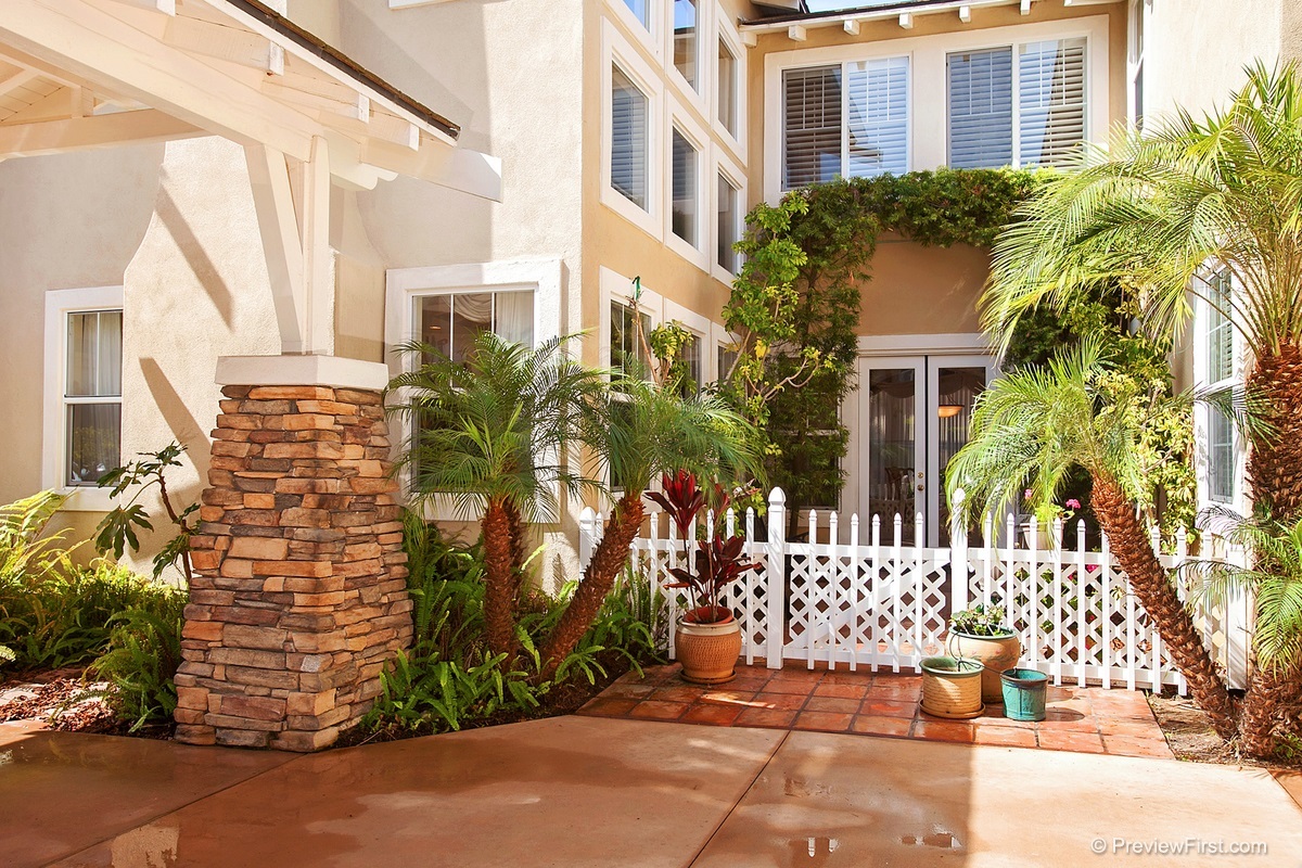 1430 Ravean Court Encinitas, CA 92024 - Photo 3 of 25