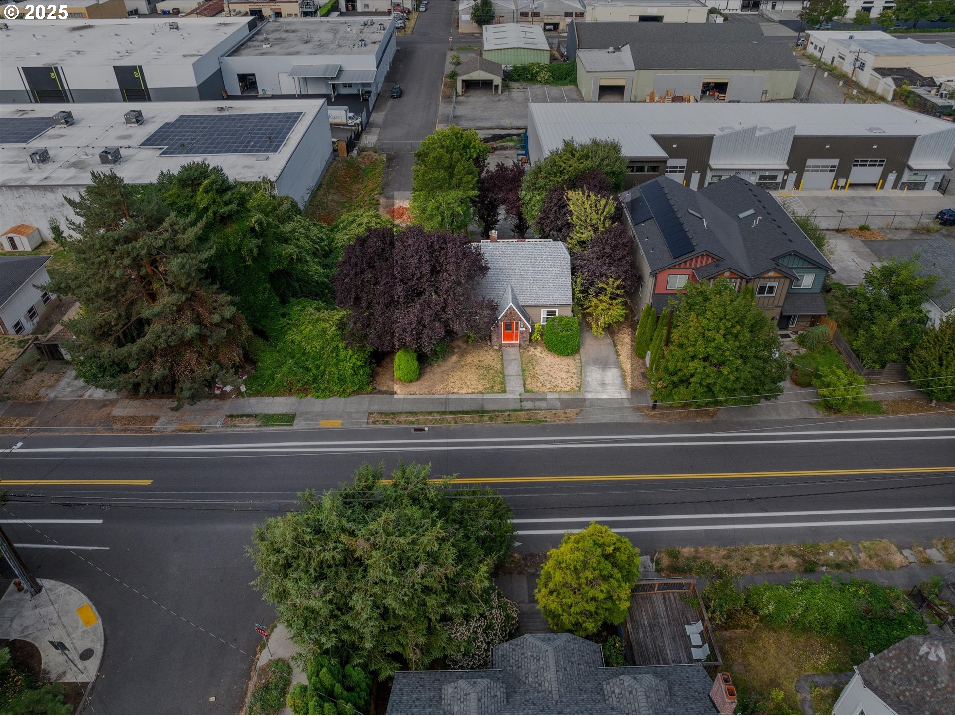 4737 Southeast 28th Avenue Portland, OR 97202 - Photo 13 of 14